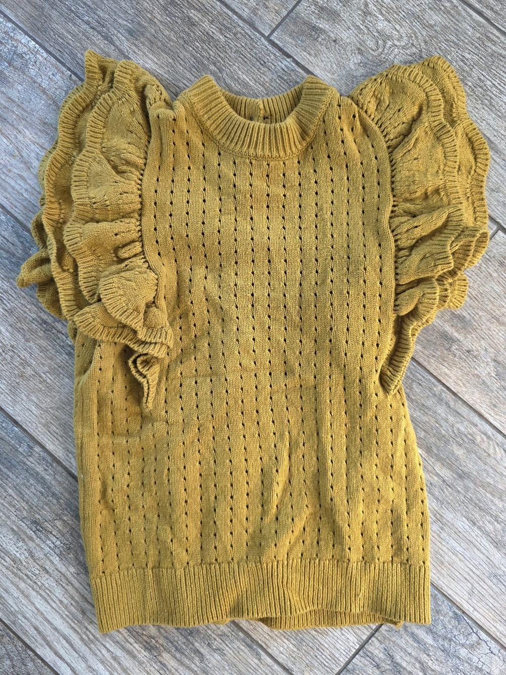 Who What Wear Mustard Ruffle Flutter Short Sleeve Sweater Small